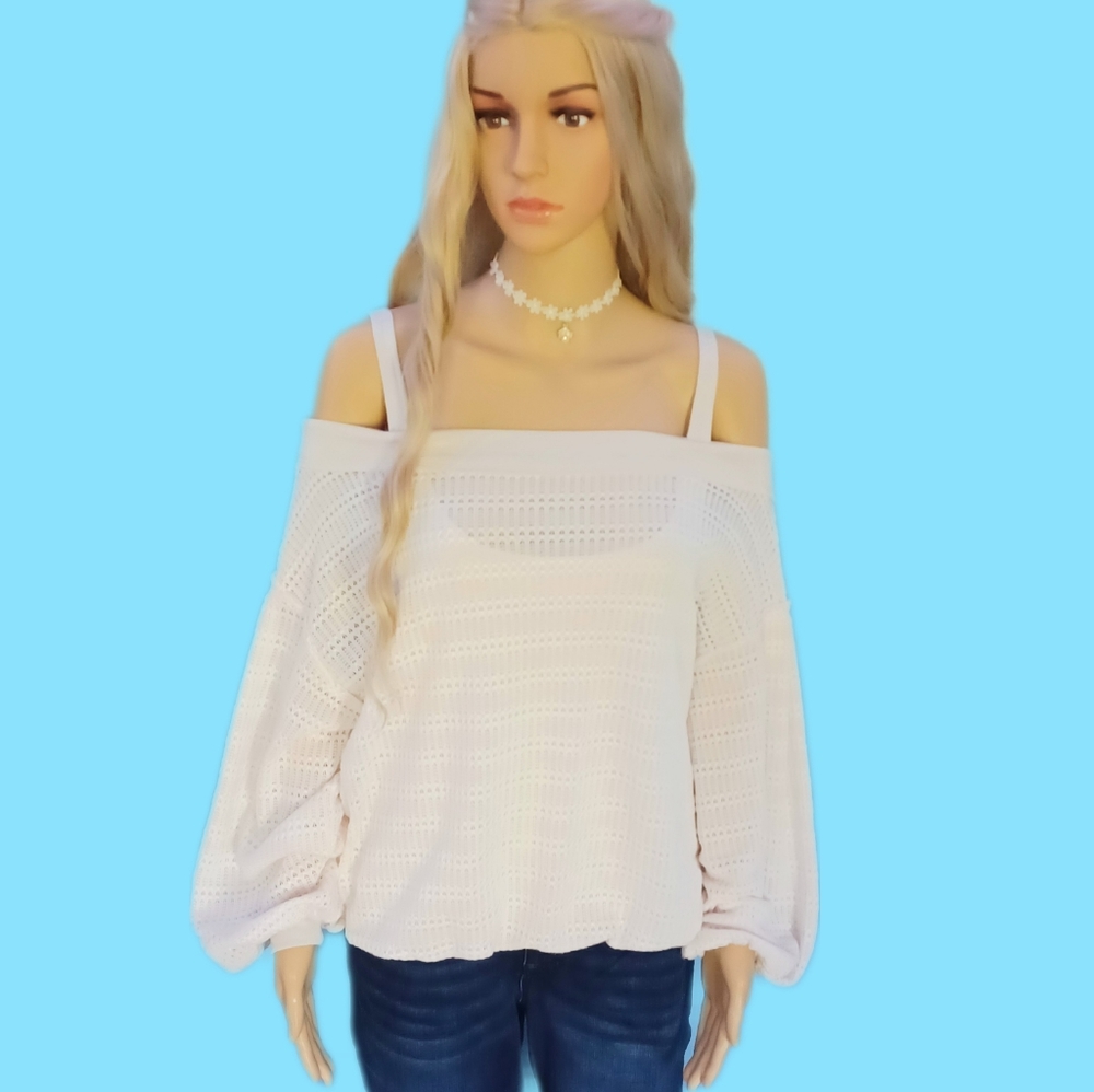NEW!Free People M cold shoulder top